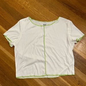 Tee with green lining